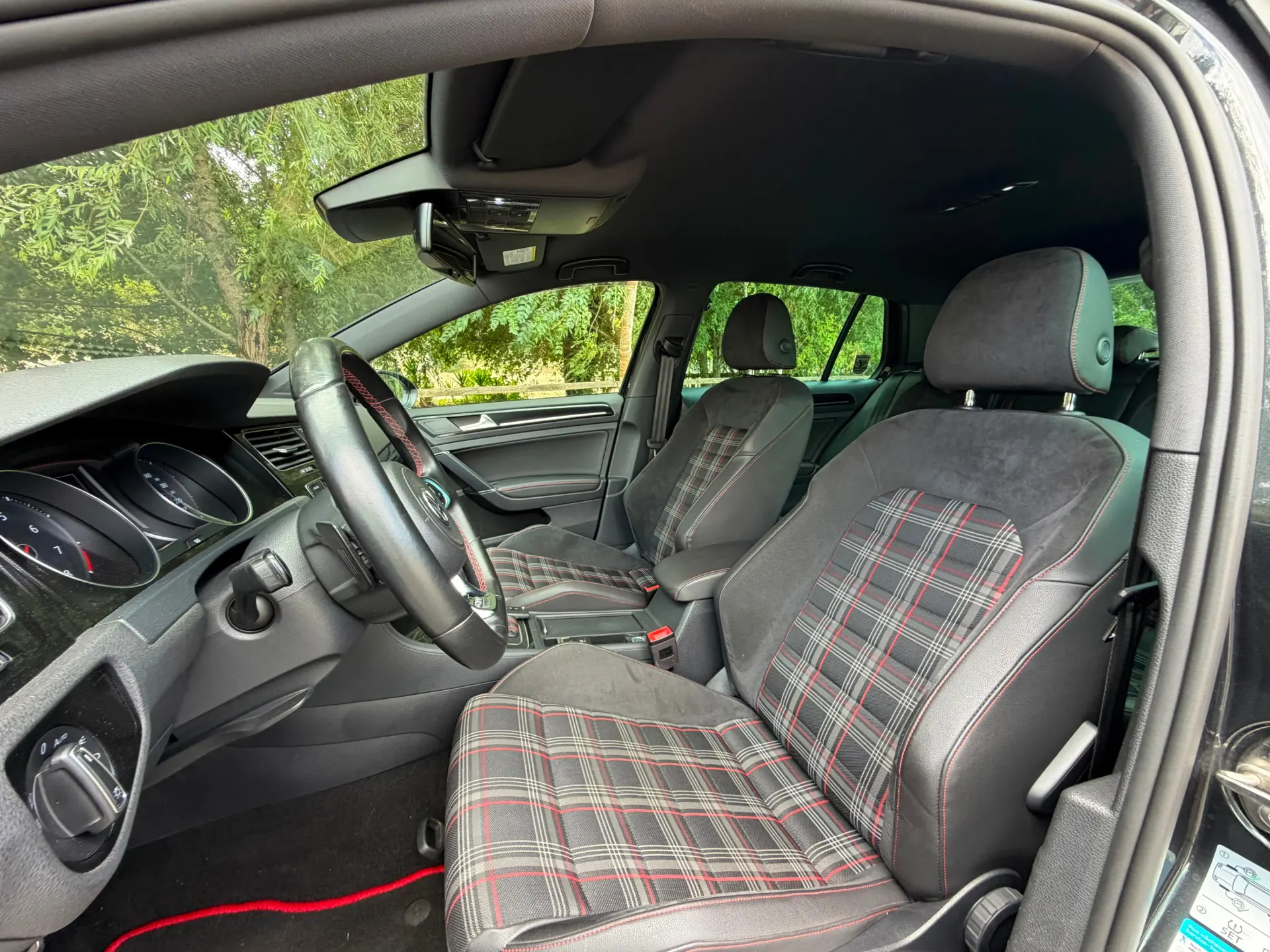 Volkswagen Golf 2.0 TSi R DSG 31
