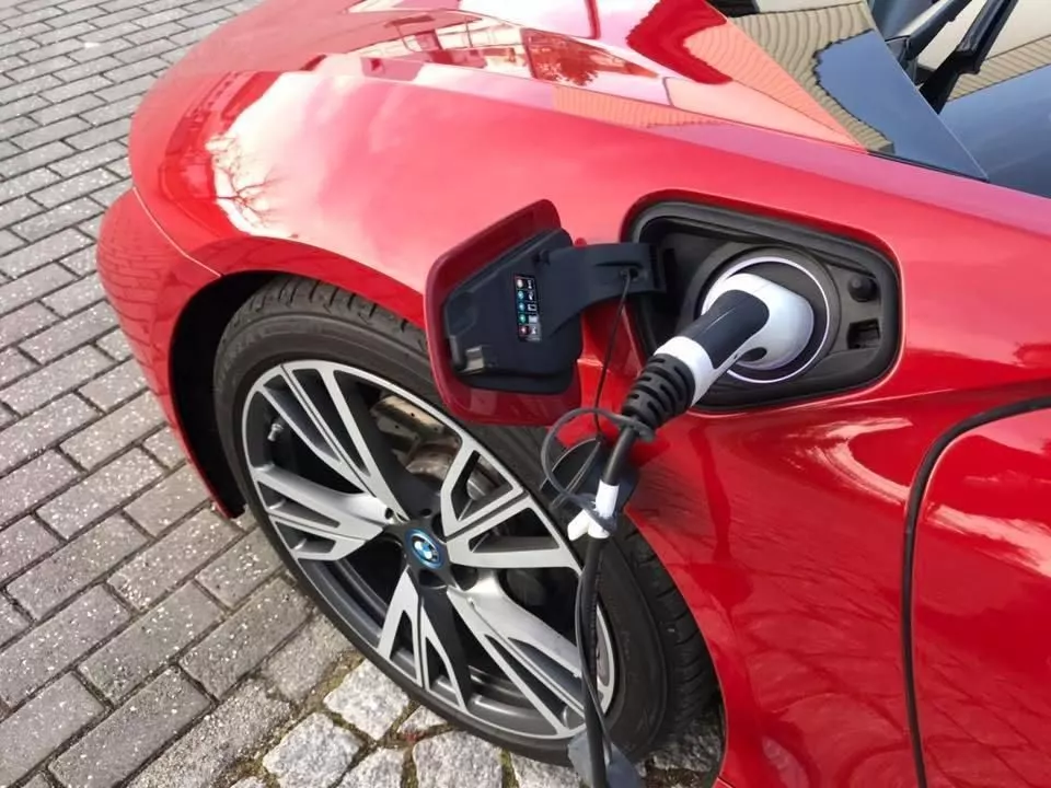 BMW i8 Coupé E-Drive 10