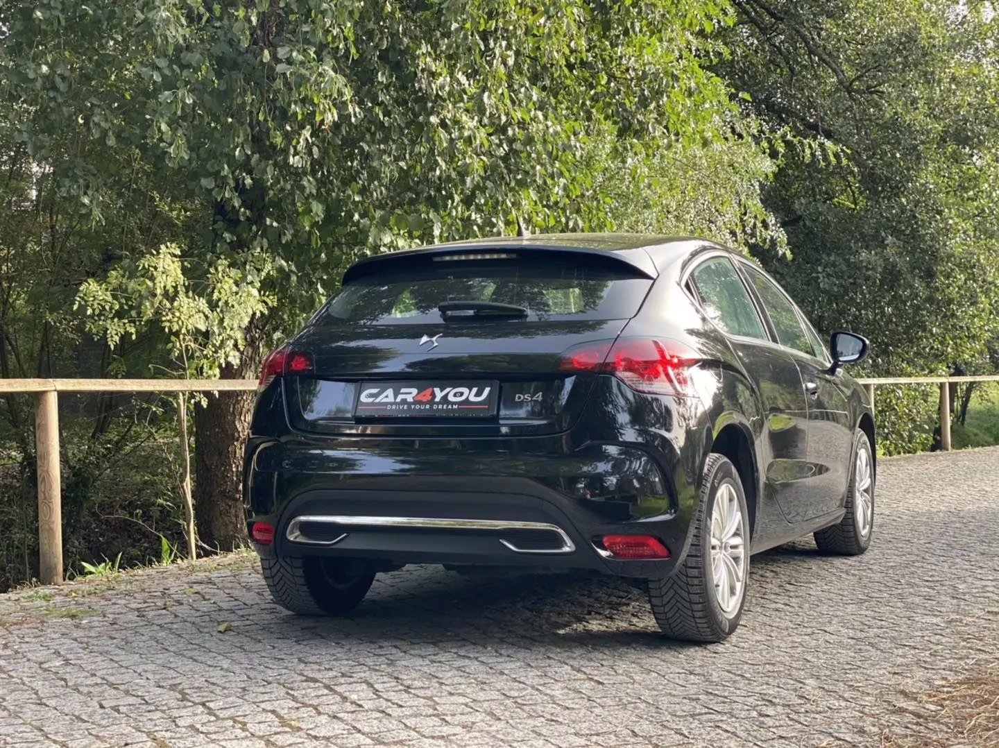 DS DS4 1.6 BlueHDi So Chic EAT6 11