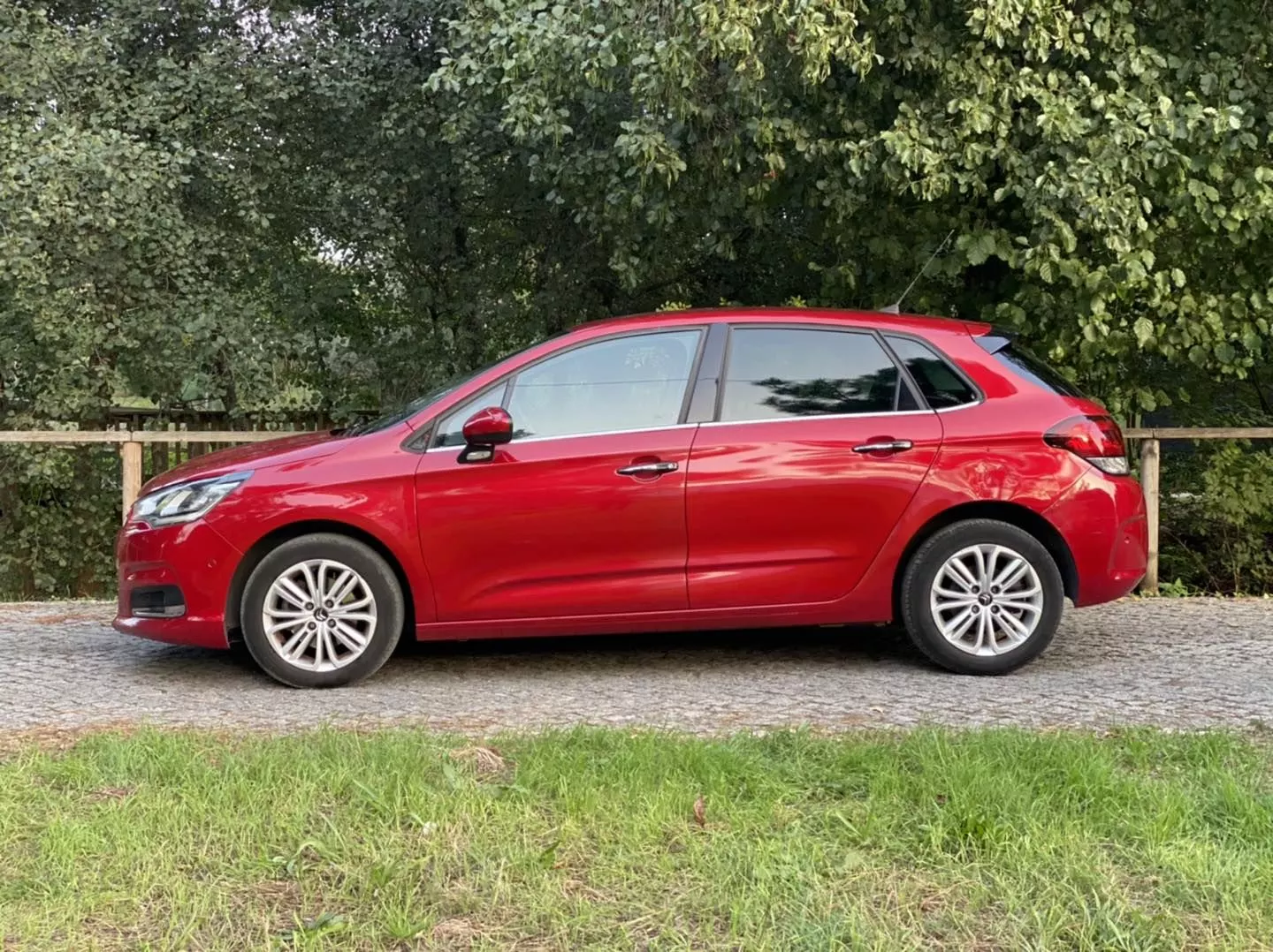 Citroën C4 1.6 BlueHDi Feel EAT6 9