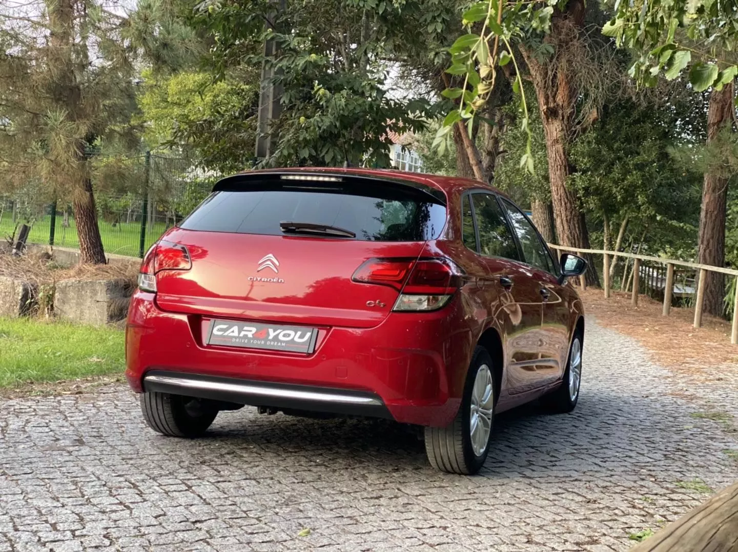 Citroën C4 1.6 BlueHDi Feel EAT6 10