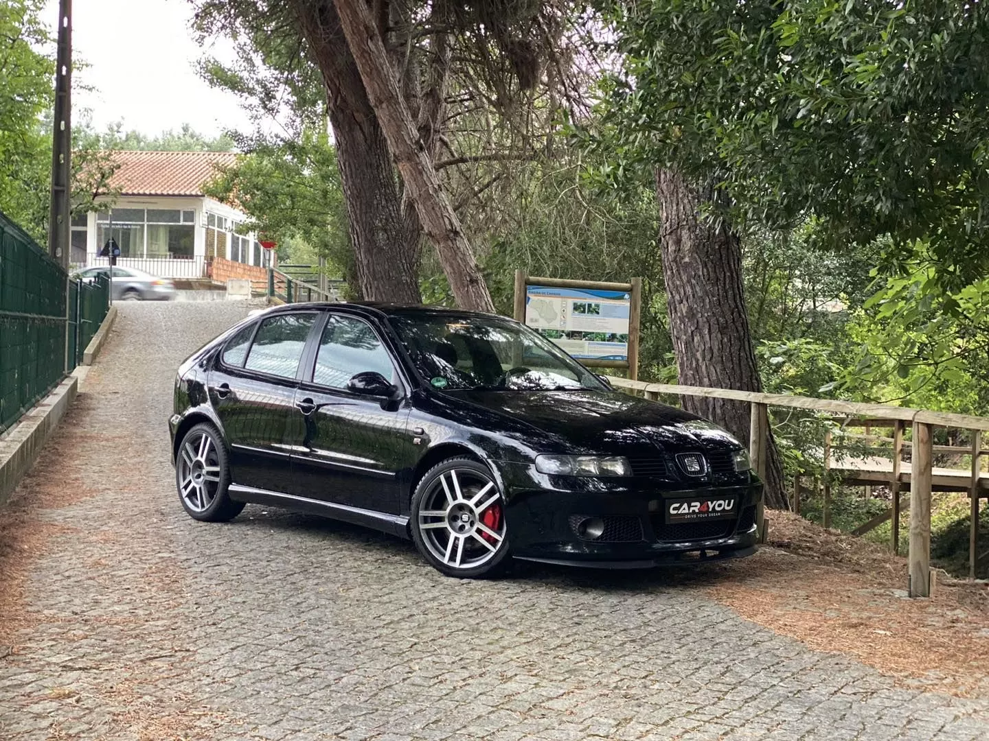 SEAT Leon 1.8 T Cupra R 3