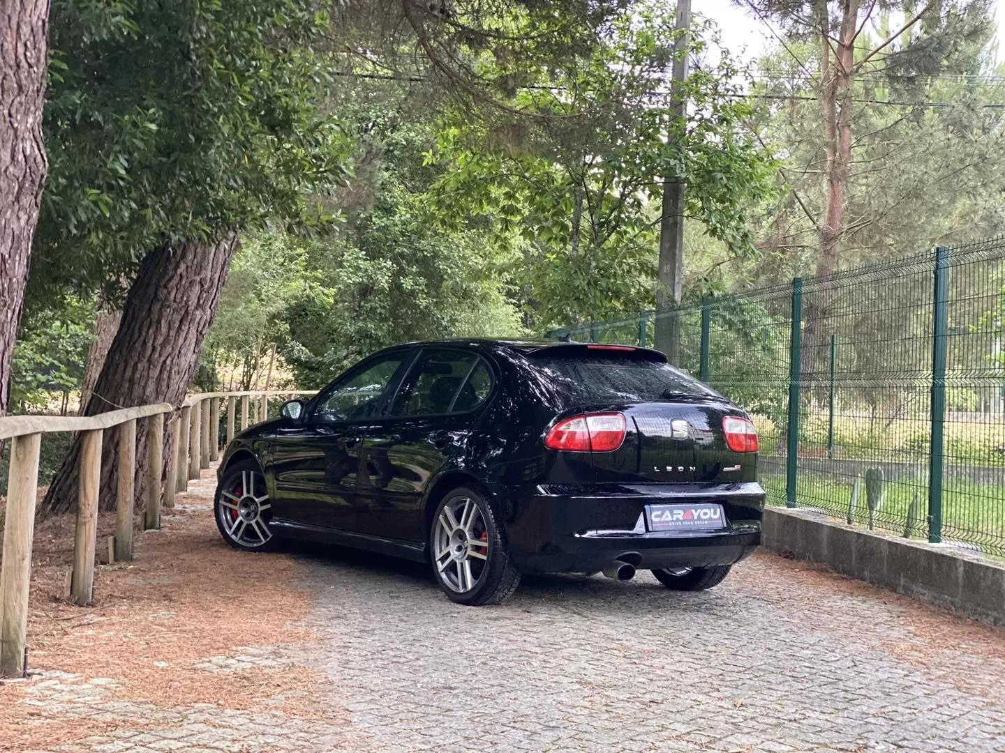 SEAT Leon 1.8 T Cupra R 4