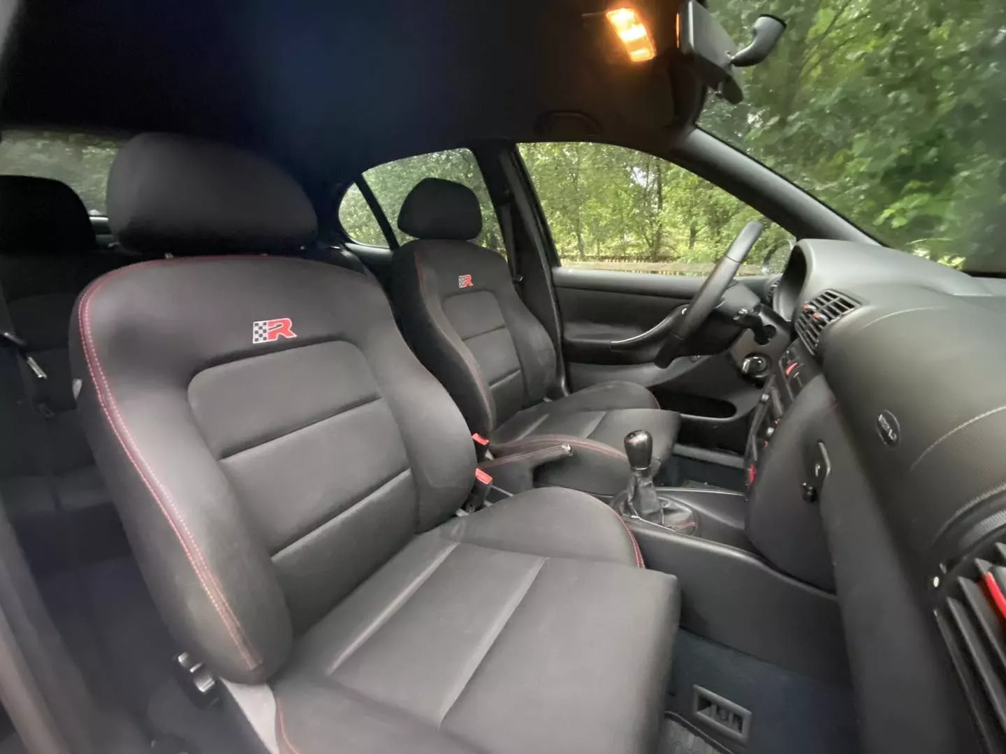 SEAT Leon 1.8 T Cupra R 24