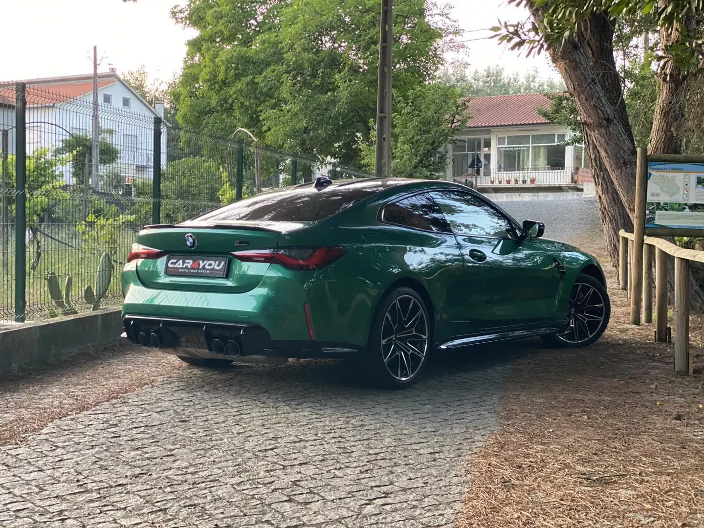 BMW M4 Competition 2