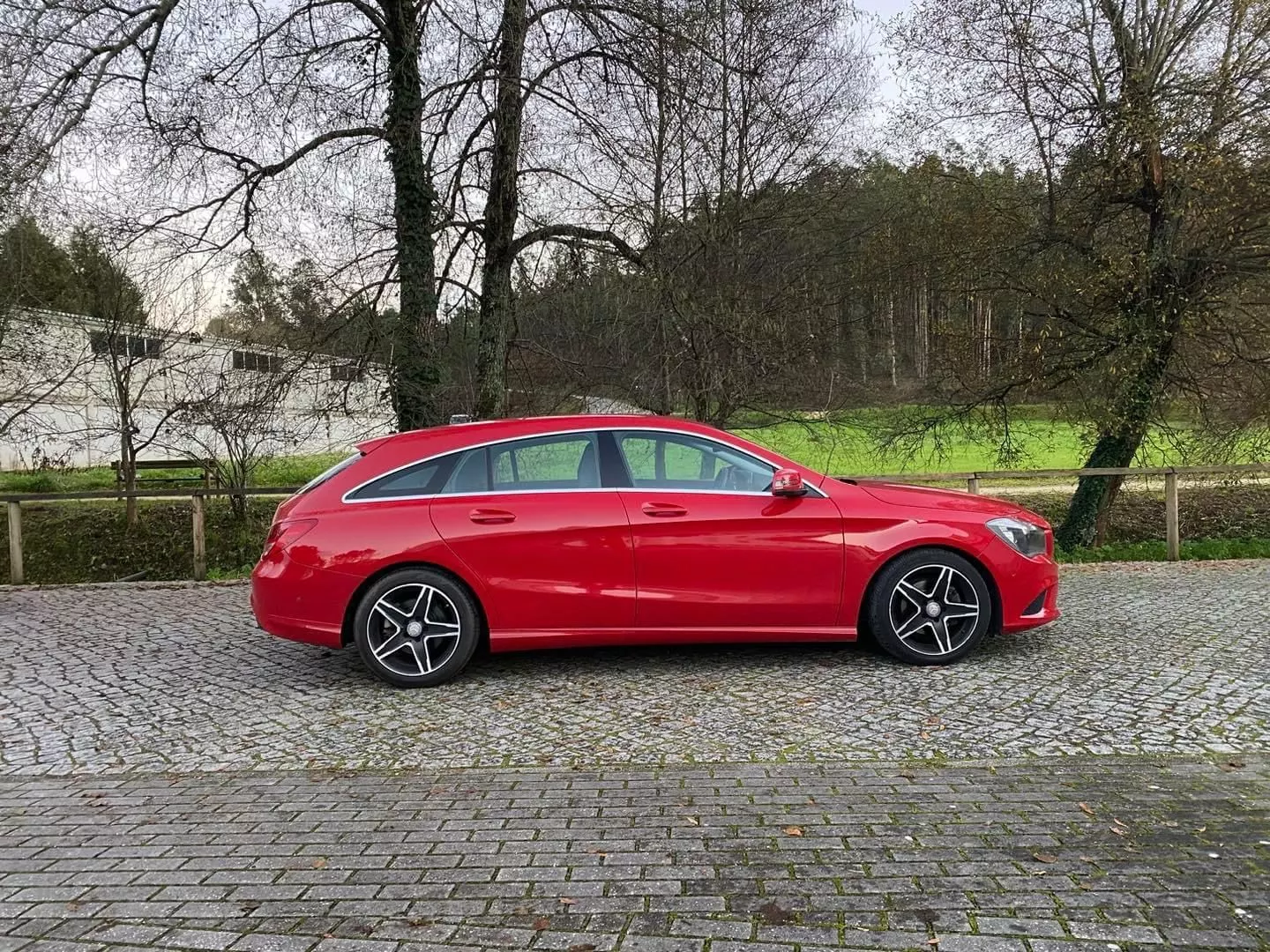 Mercedes-Benz CLA 200 d Shooting Brake Urban 9