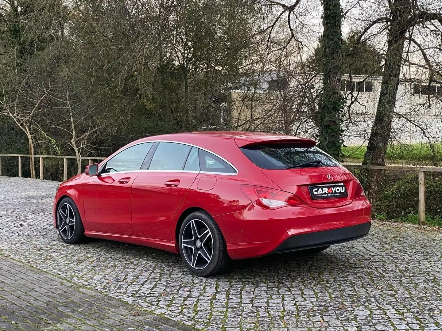 Mercedes-Benz CLA 200 d Shooting Brake Urban 11