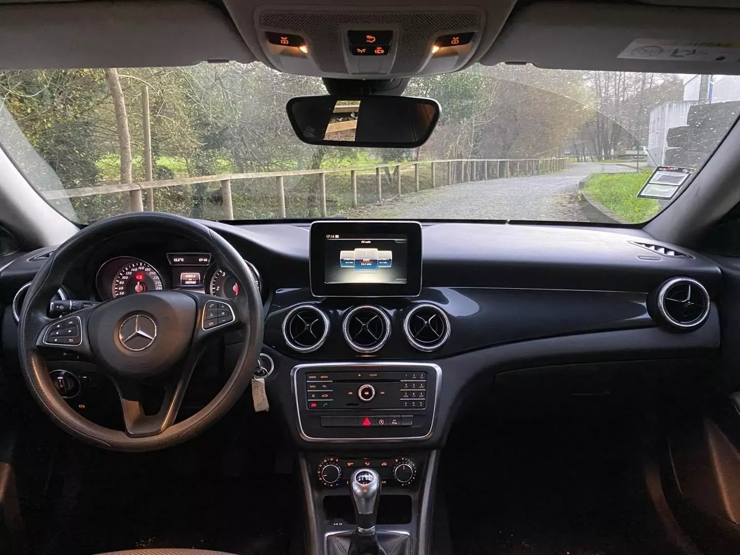 Mercedes-Benz CLA 200 d Shooting Brake Urban 16