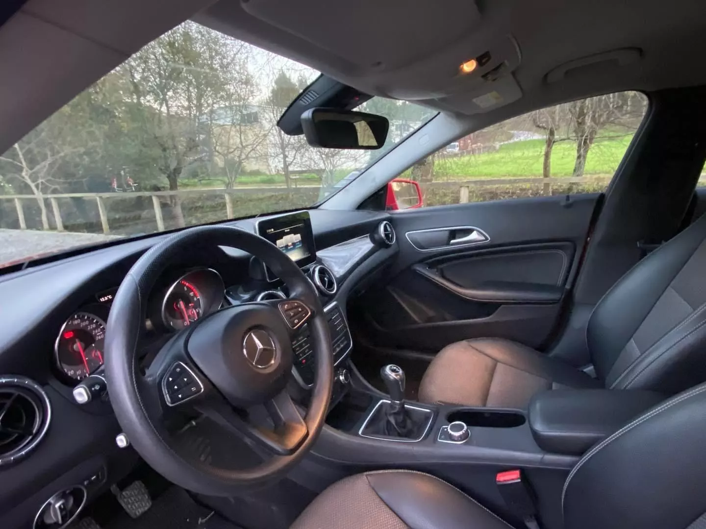 Mercedes-Benz CLA 200 d Shooting Brake Urban 17