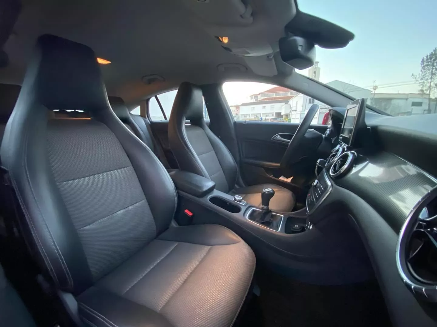 Mercedes-Benz CLA 200 d Shooting Brake Urban 21