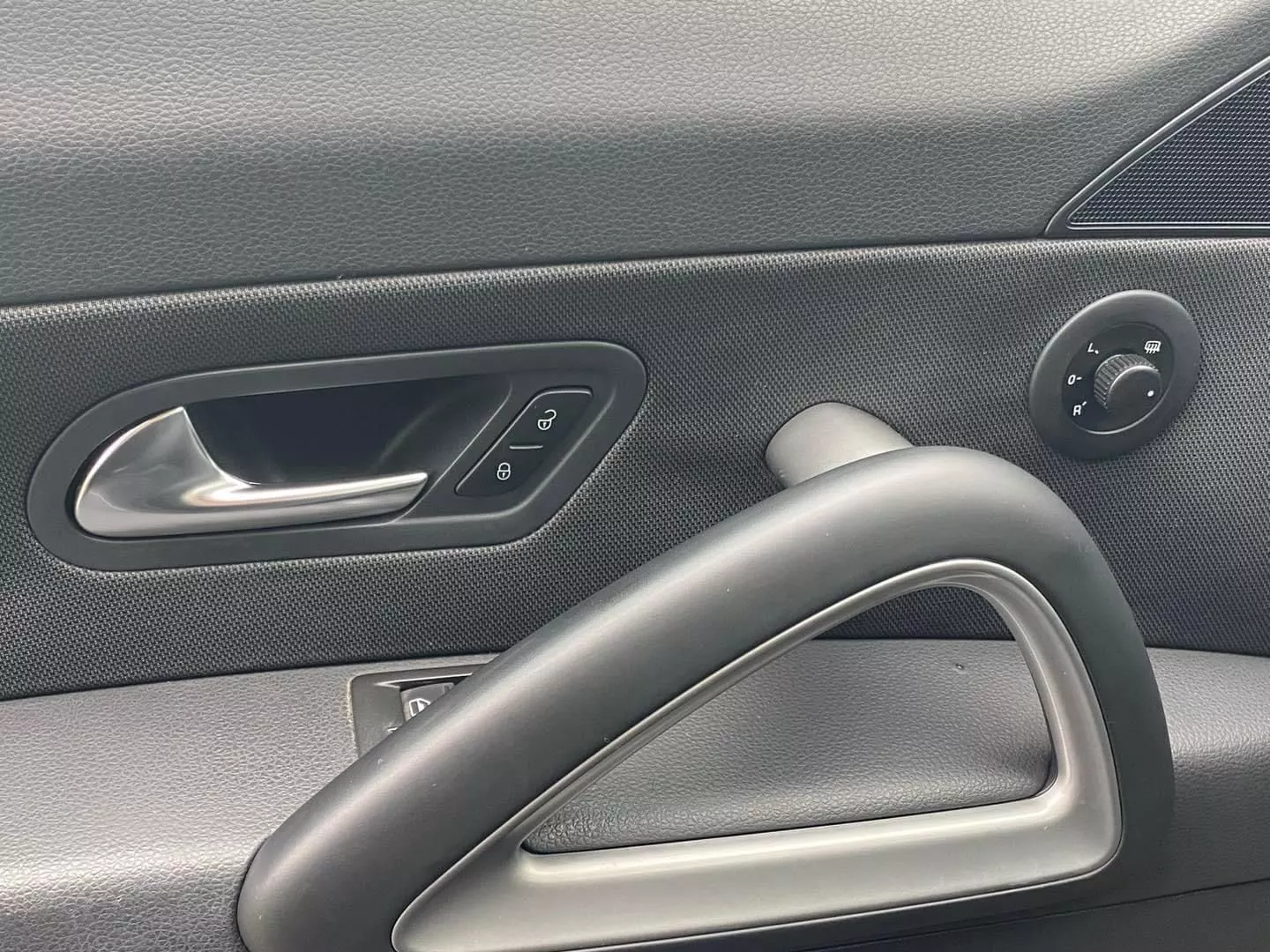 Volkswagen Scirocco 2.0 TDI Sport 28