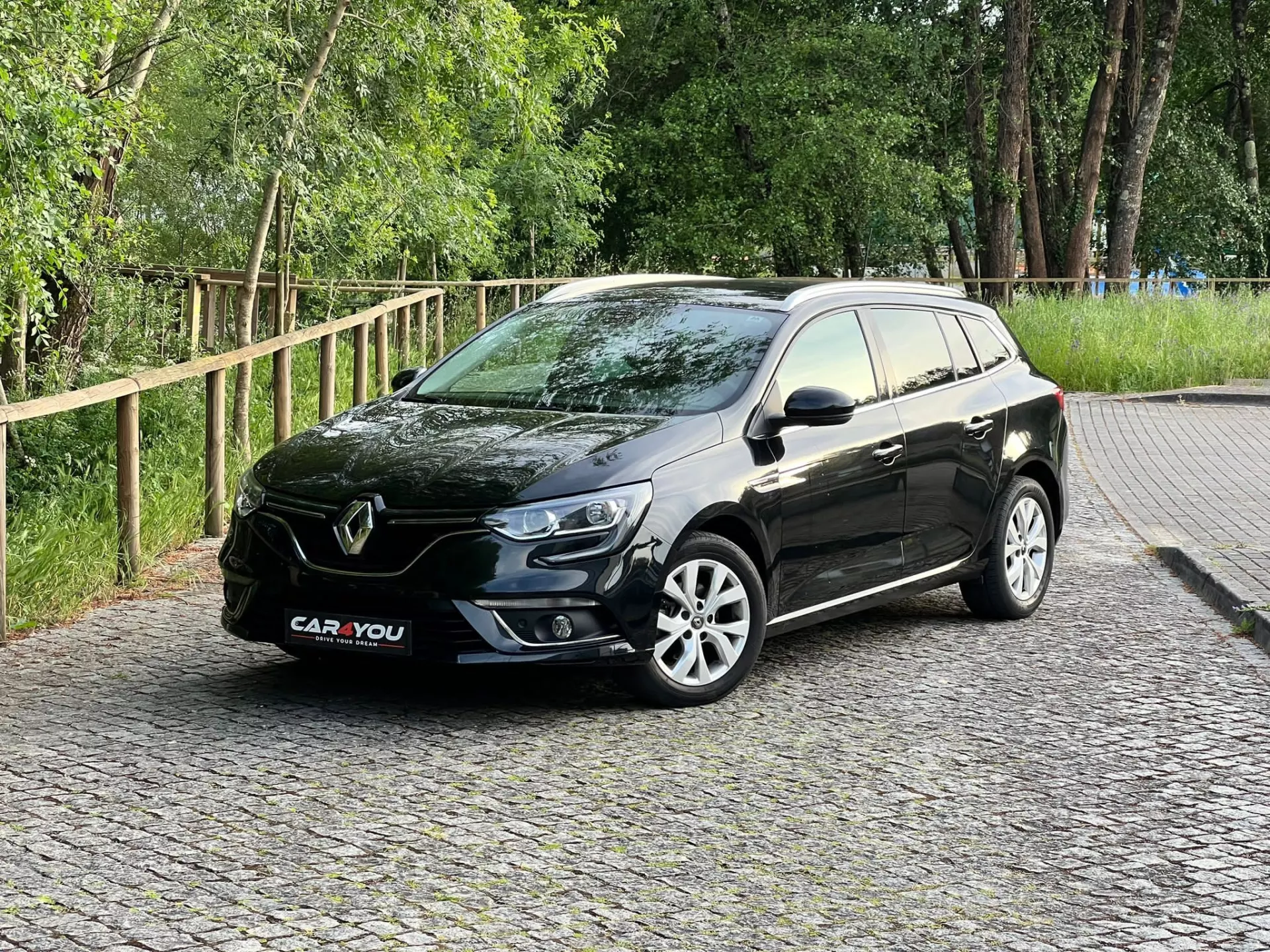 Renault Mégane Sport Tourer 1.3 TCe Limited 8