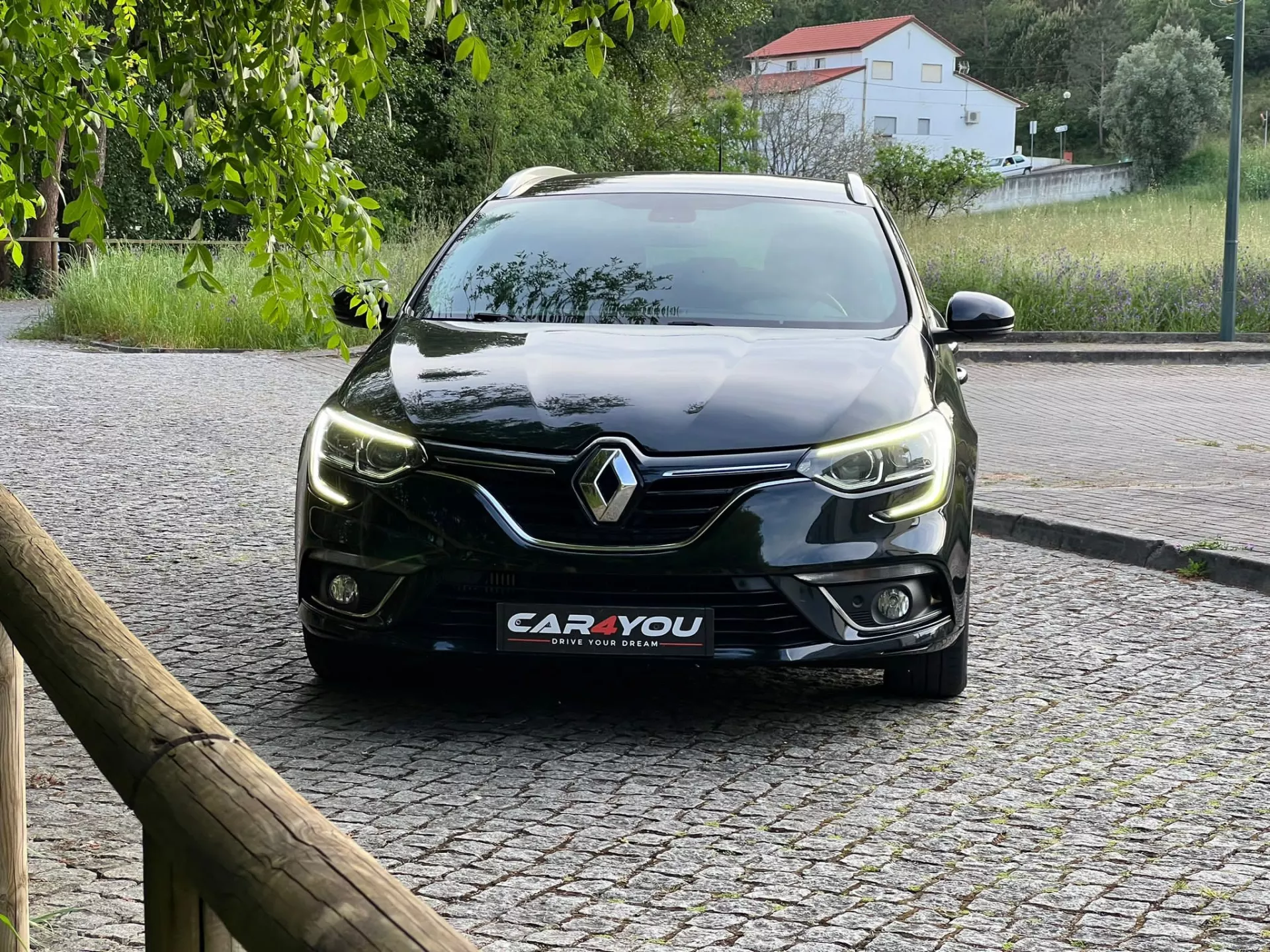 Renault Mégane Sport Tourer 1.3 TCe Limited 10