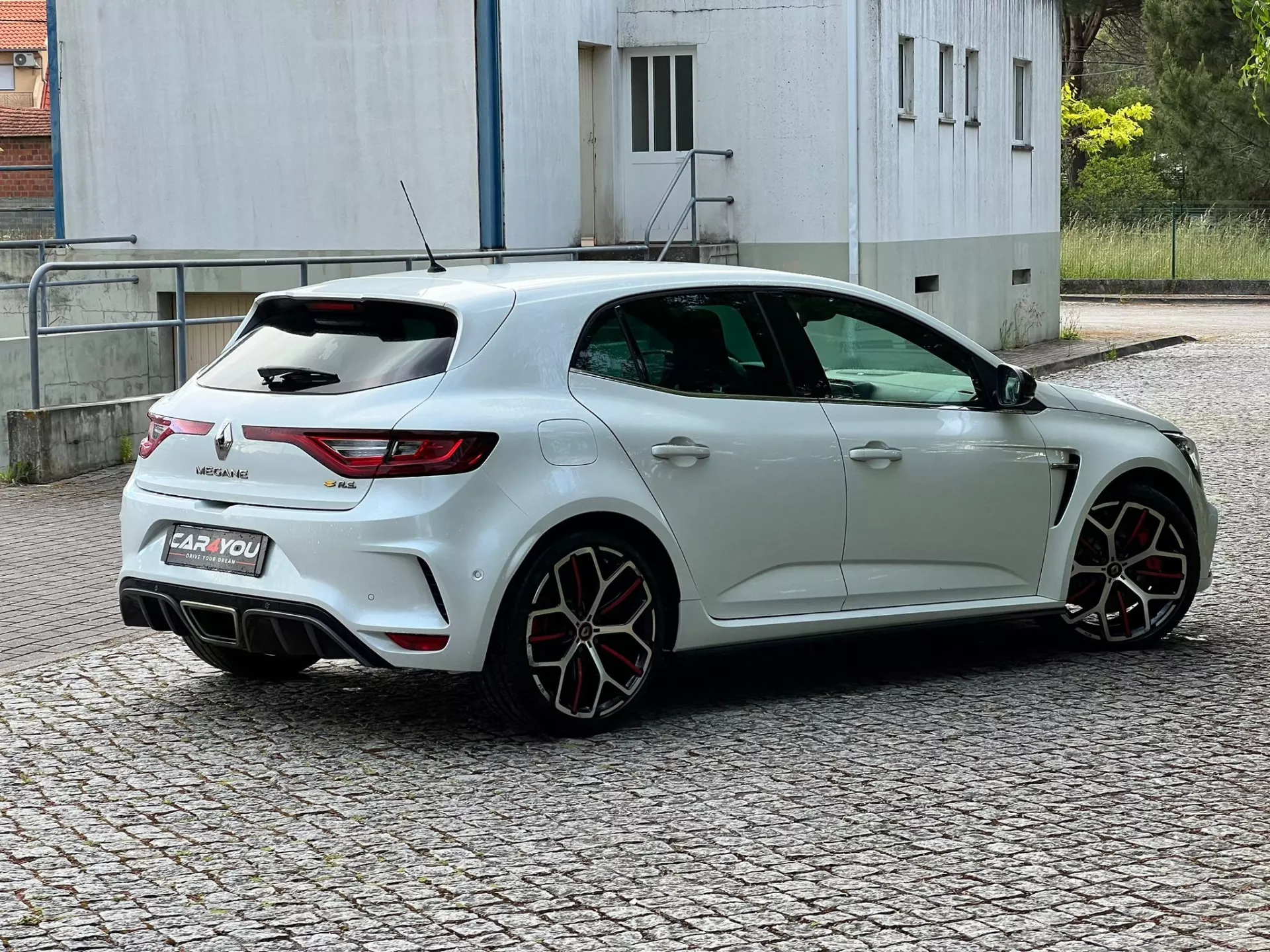 Renault Mégane 1.8 TCe R.S. Trophy EDC 5
