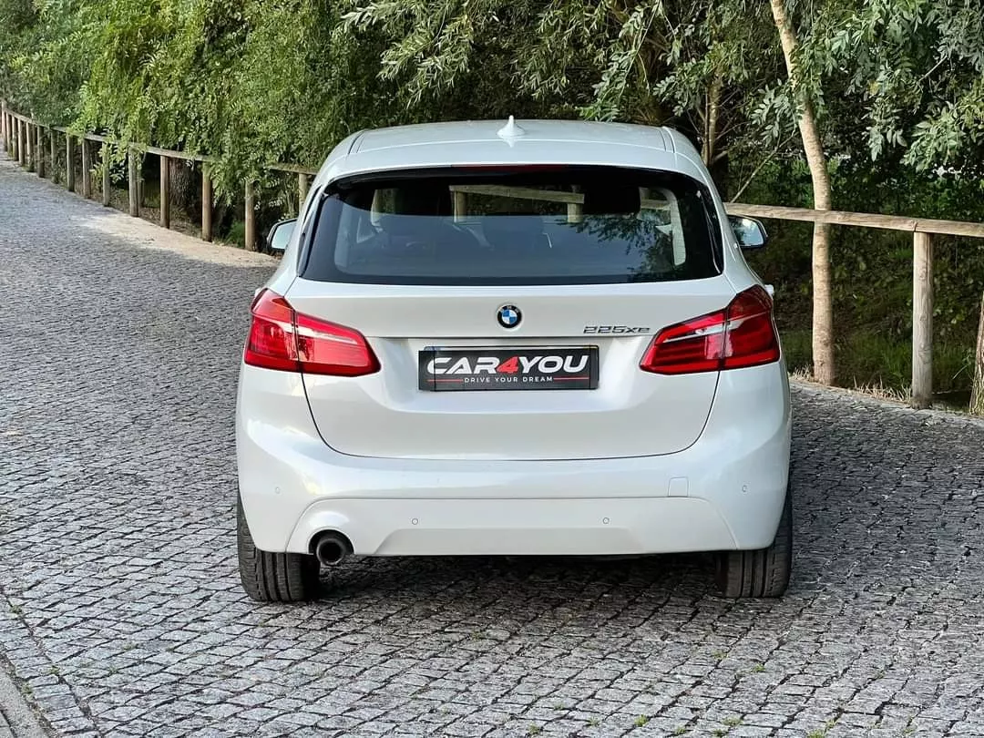 BMW 225xe Active Tourer Advantage 8