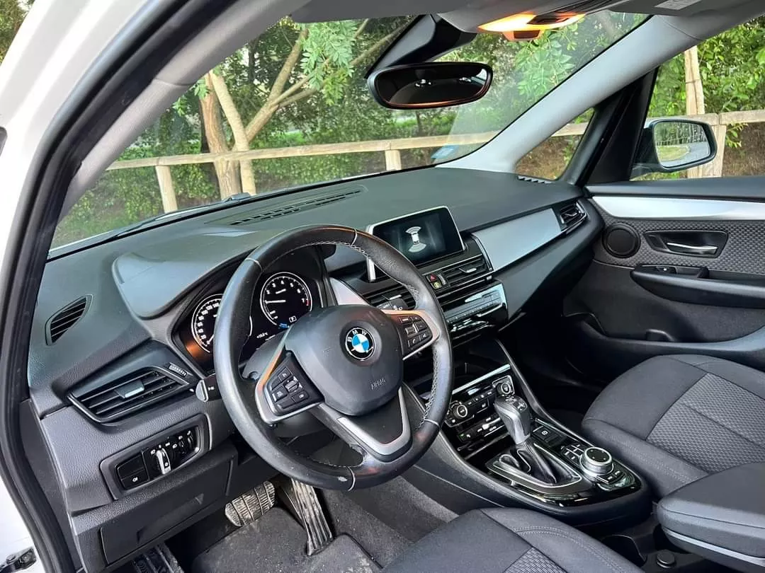 BMW 225xe Active Tourer Advantage 21