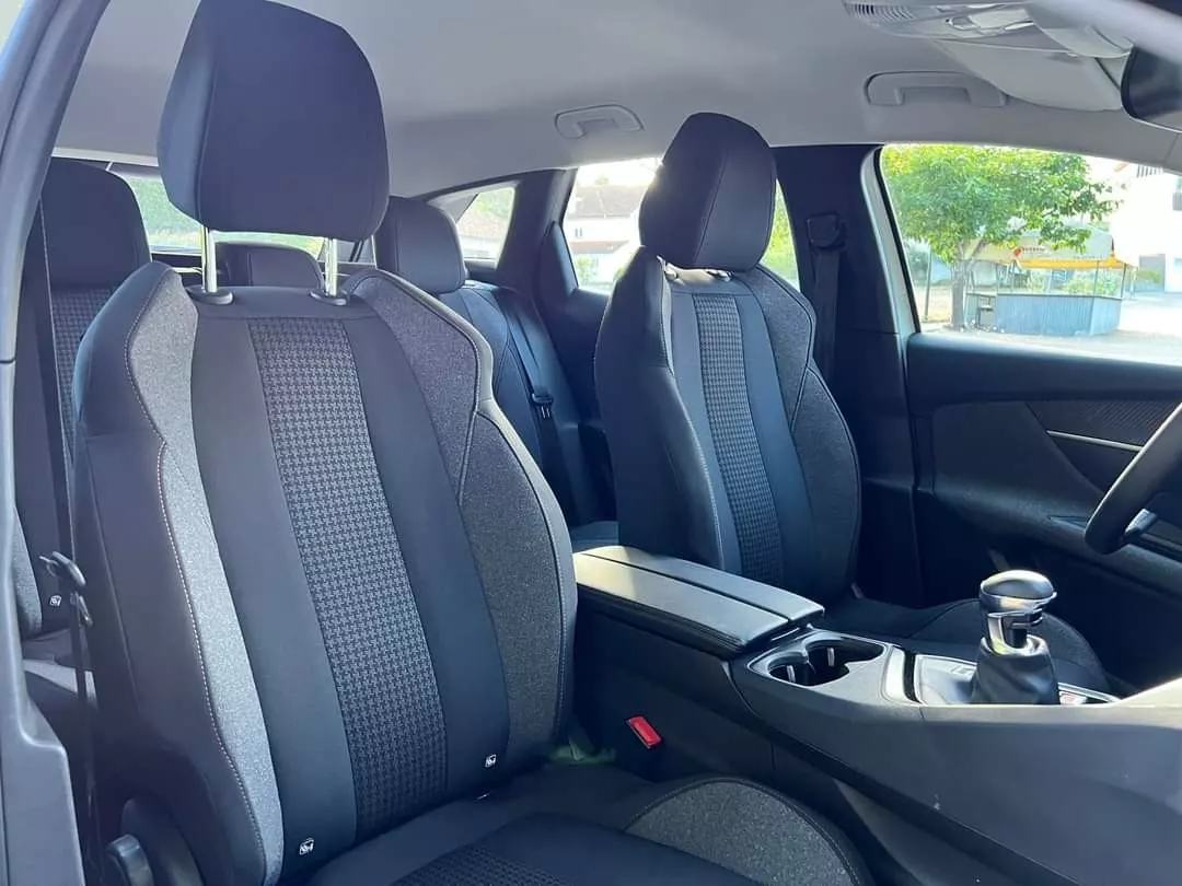 Peugeot 3008 PureTech 130 Stop & Start GPF Active Pack 18