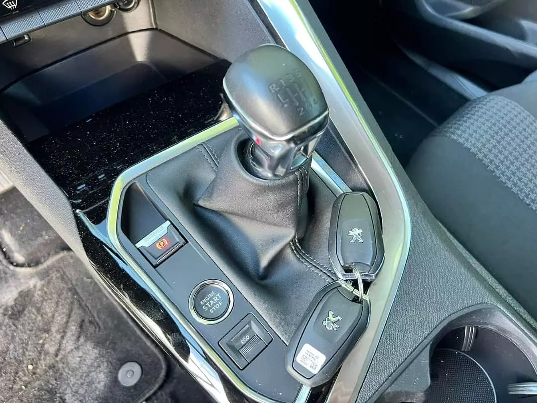 Peugeot 3008 PureTech 130 Stop & Start GPF Active Pack 22