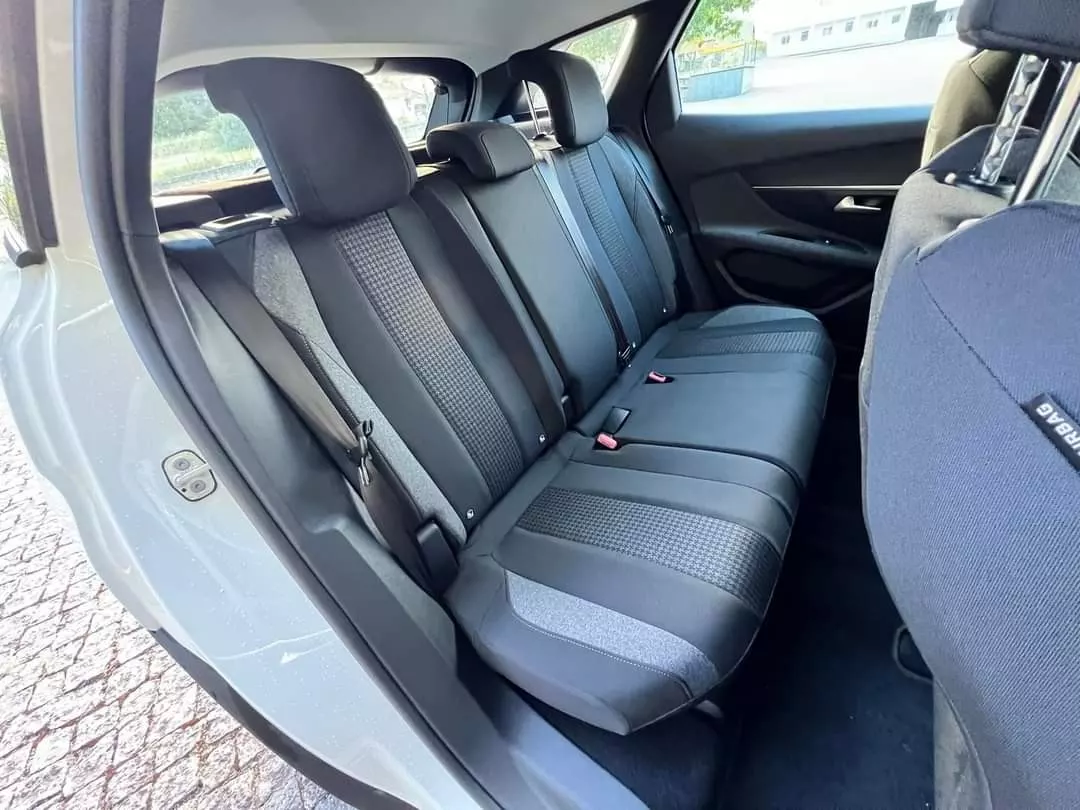 Peugeot 3008 PureTech 130 Stop & Start GPF Active Pack 26