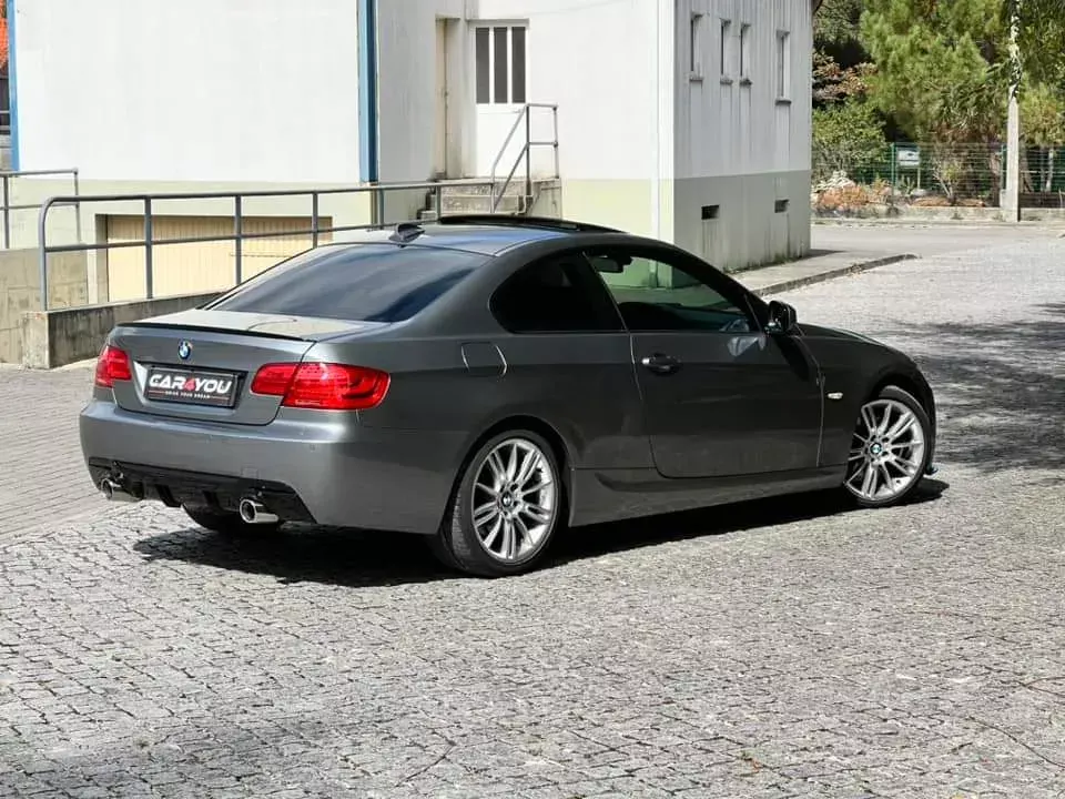 BMW 320 d Coupe Edição M Auto 2