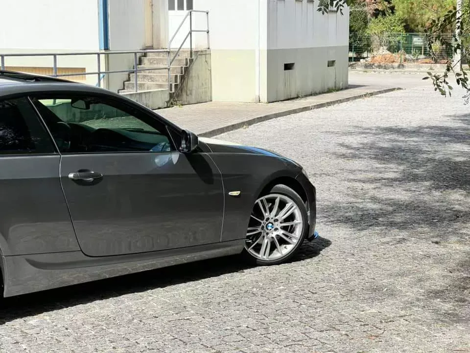 BMW 320 d Coupe Edição M Auto 4