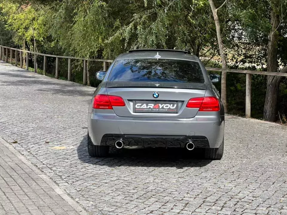 BMW 320 d Coupe Edição M Auto 8