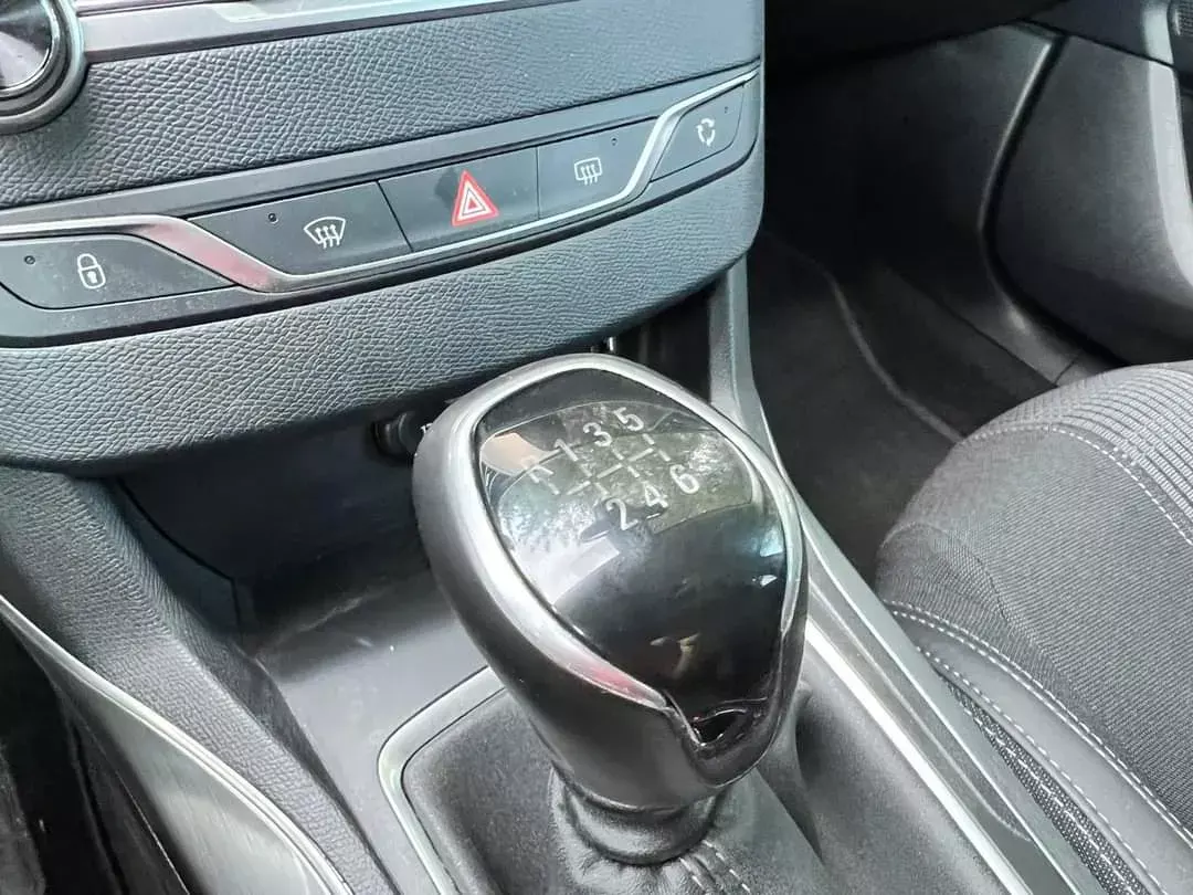 Peugeot 308 SW 1.5 BlueHDi Allure Pack 18