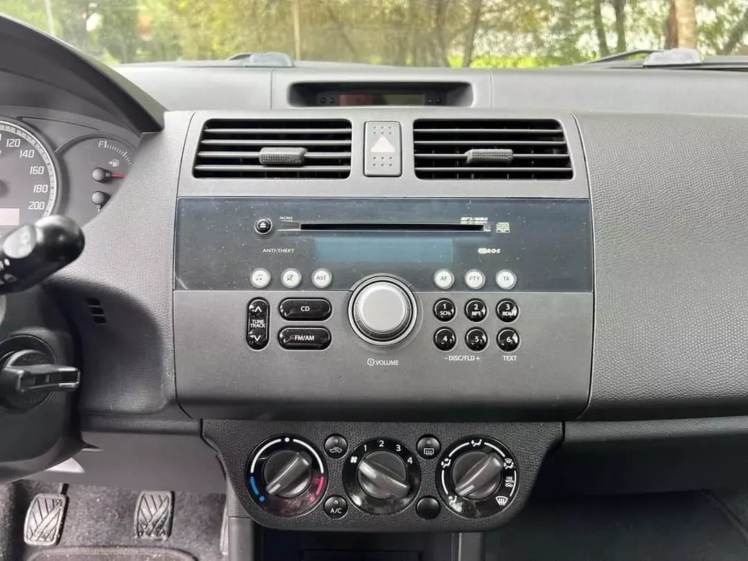 Suzuki Swift 1.3 16V Sport 14