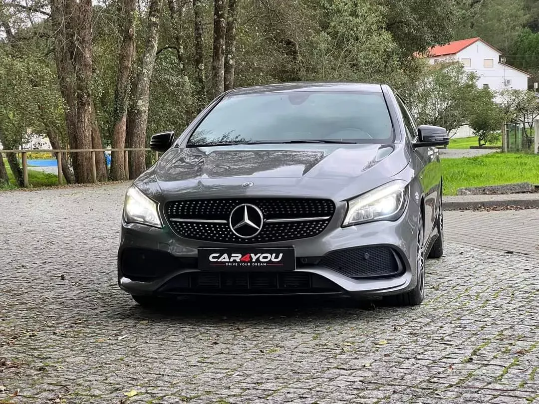 Mercedes-Benz CLA 200 d Shooting Brake AMG Line Aut. 13