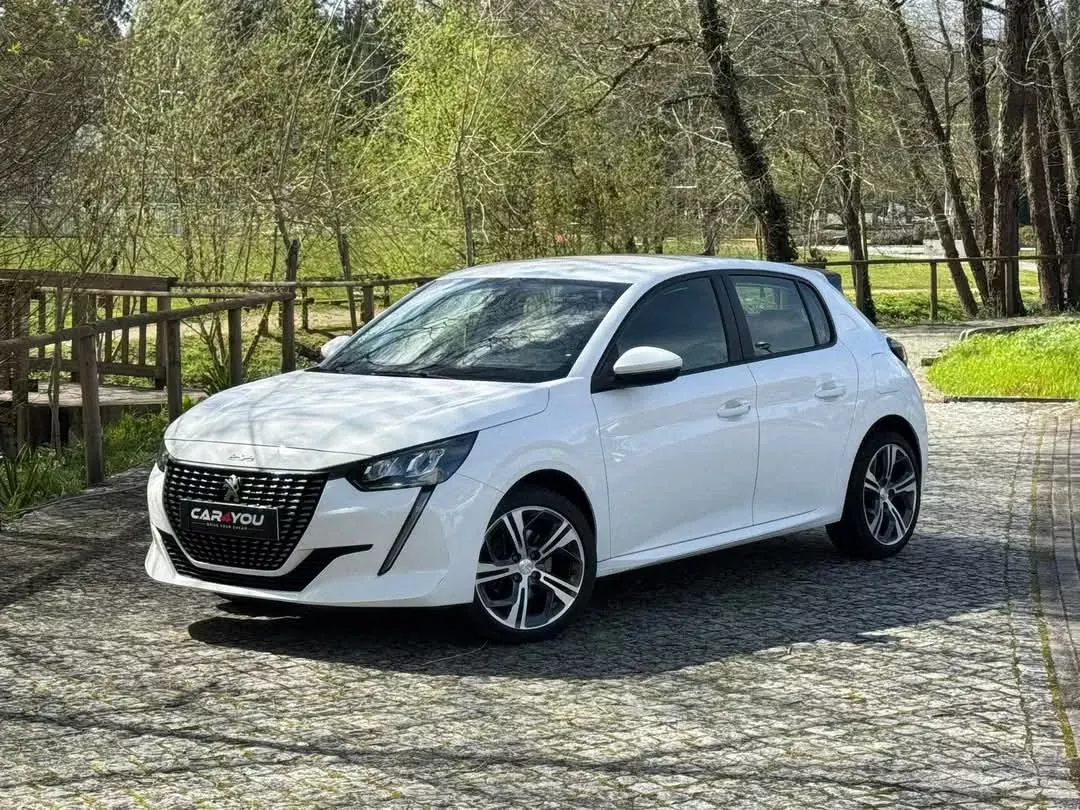 Peugeot 208 1.2 PureTech Allure EAT8 1