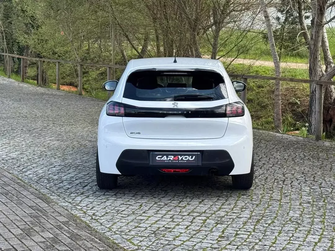 Peugeot 208 1.2 PureTech Allure EAT8 7