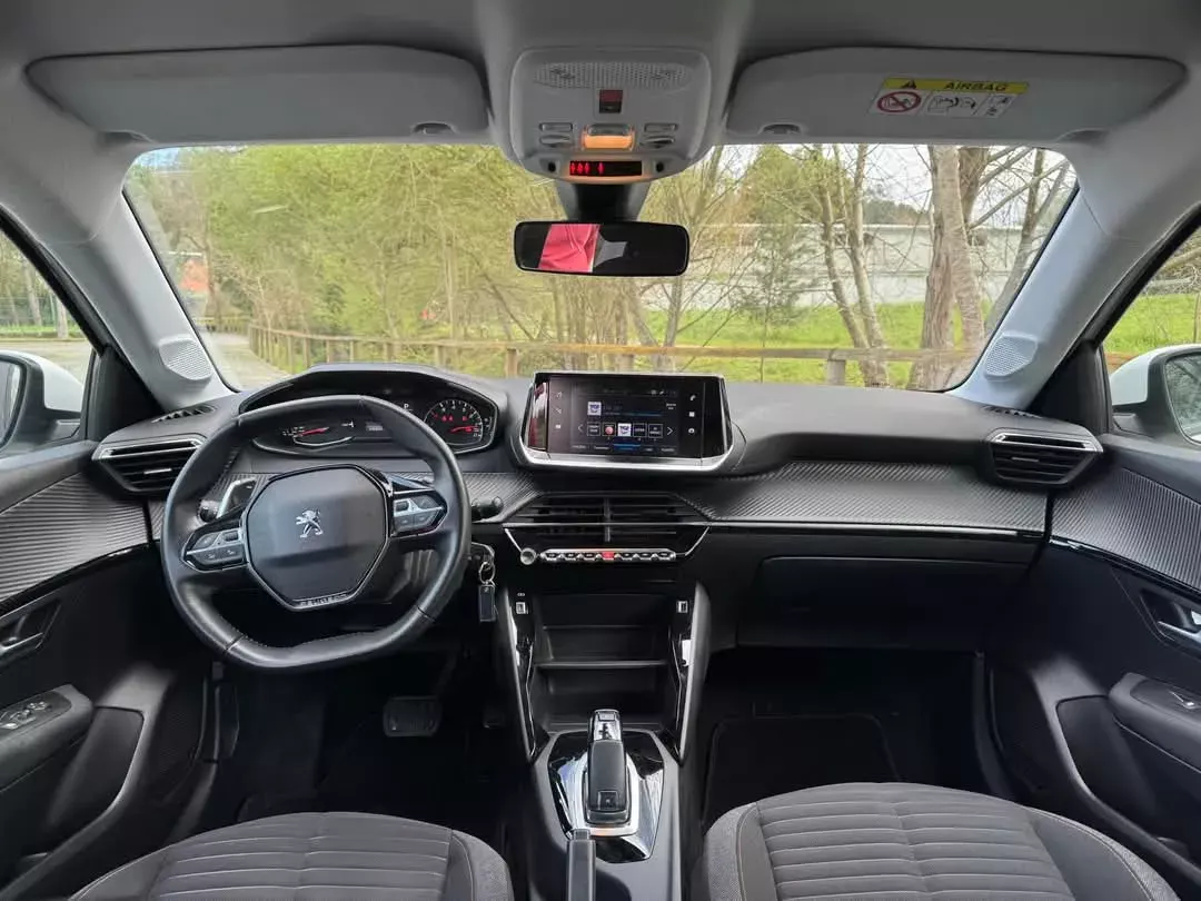 Peugeot 208 1.2 PureTech Allure EAT8 15
