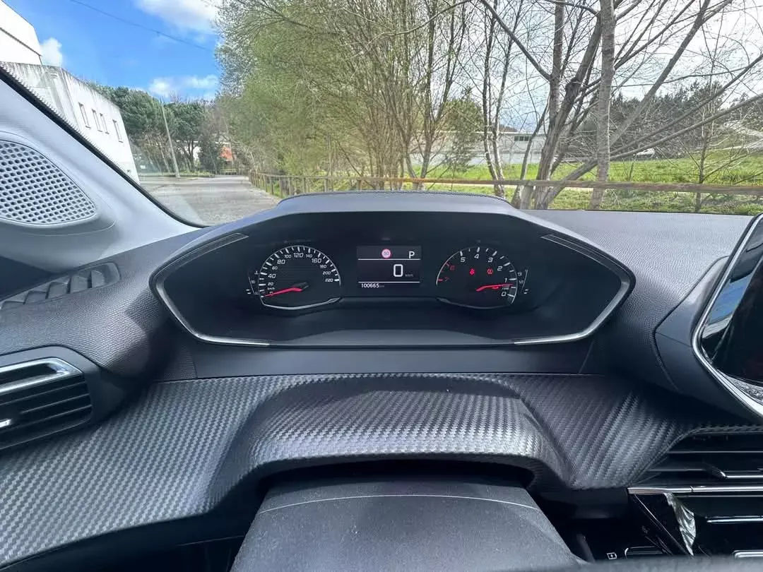 Peugeot 208 1.2 PureTech Allure EAT8 19