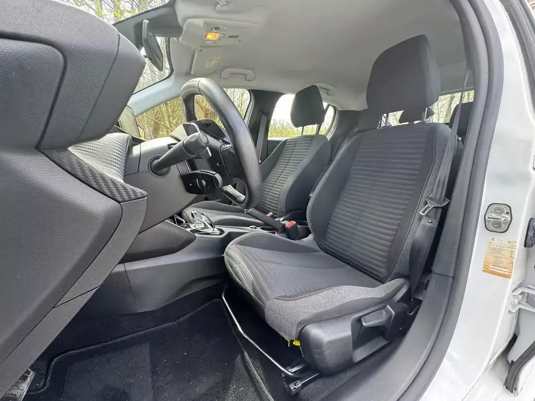 Peugeot 208 1.2 PureTech Allure EAT8 22