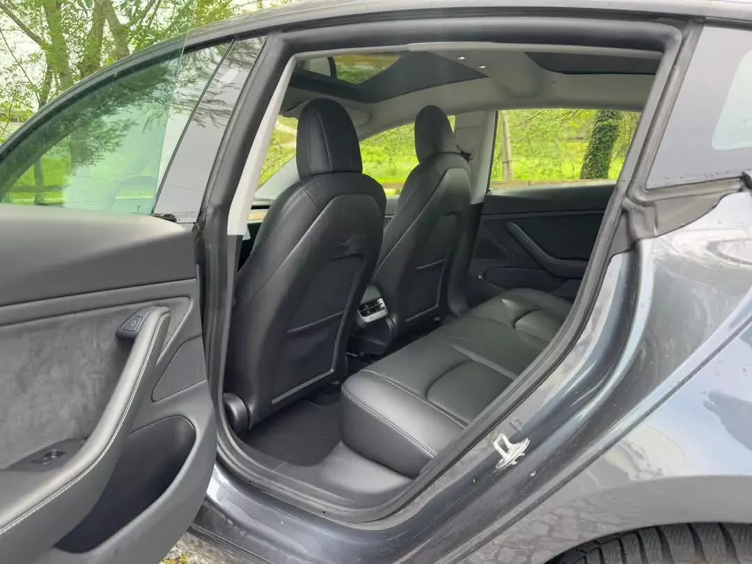 Tesla Model 3 Performance Dual Motor AWD 26