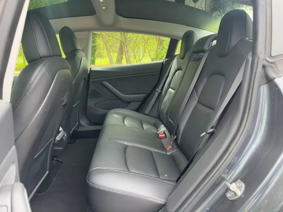 Tesla Model 3 Performance Dual Motor AWD 27