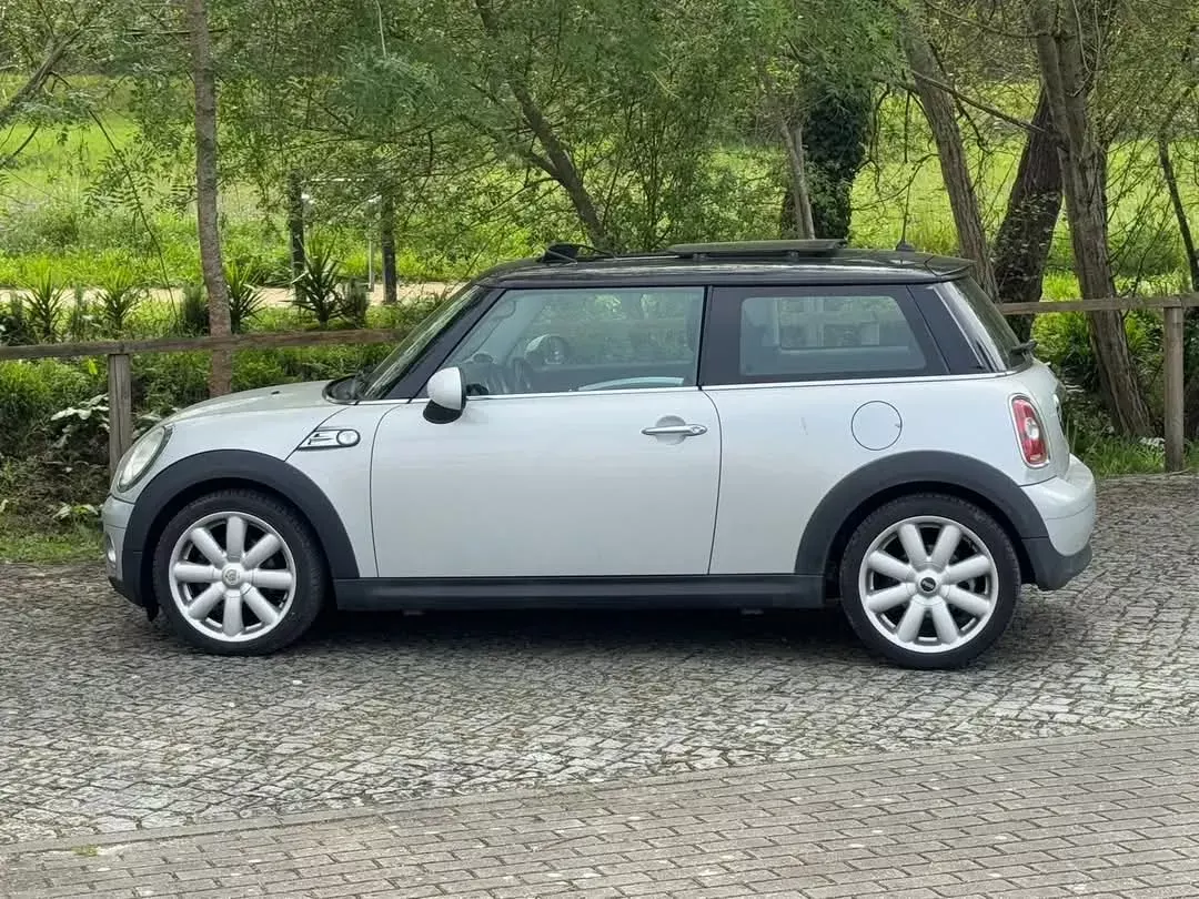 MINI 3 Portas Cooper D 50 Camden 8