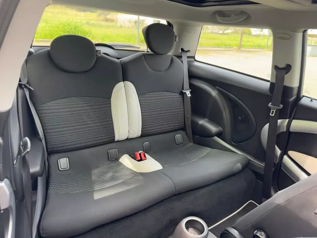 MINI 3 Portas Cooper D 50 Camden 28