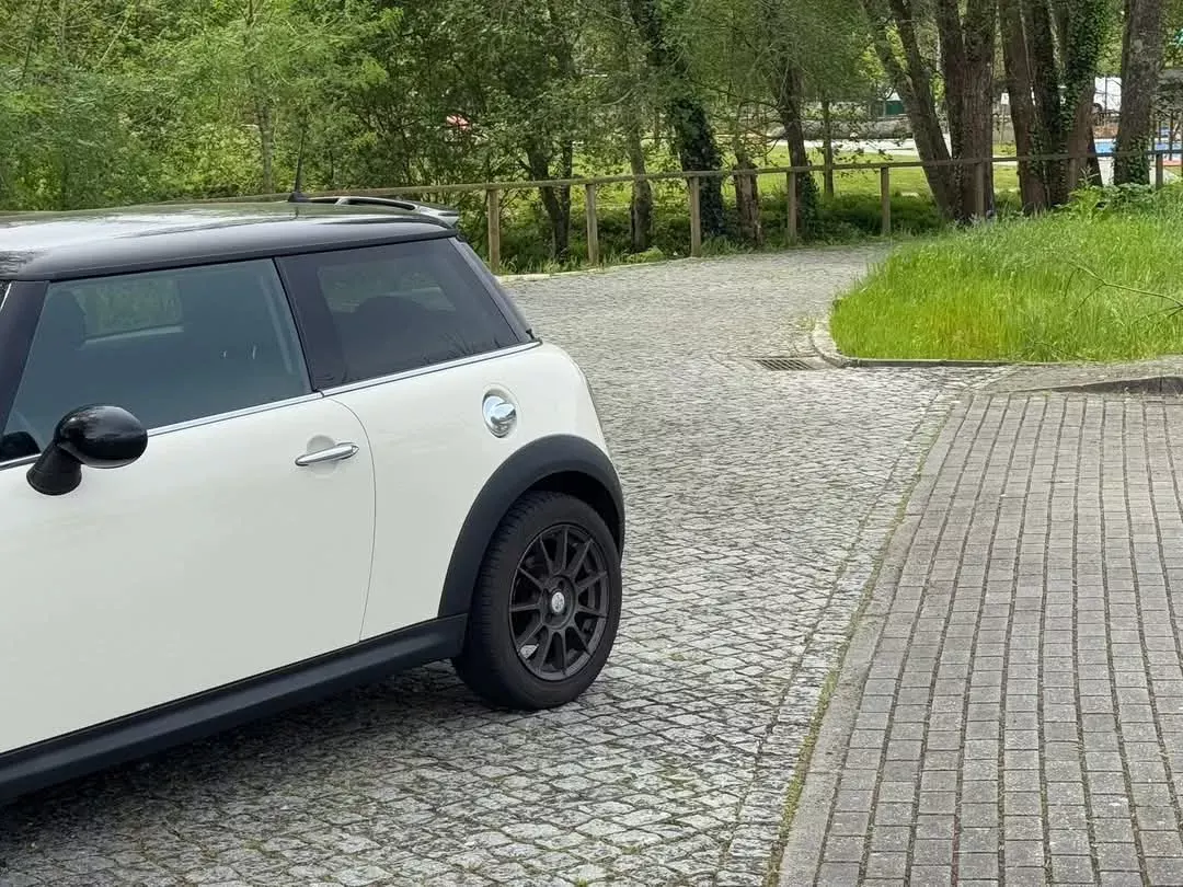 MINI 3 Portas Cooper S 4