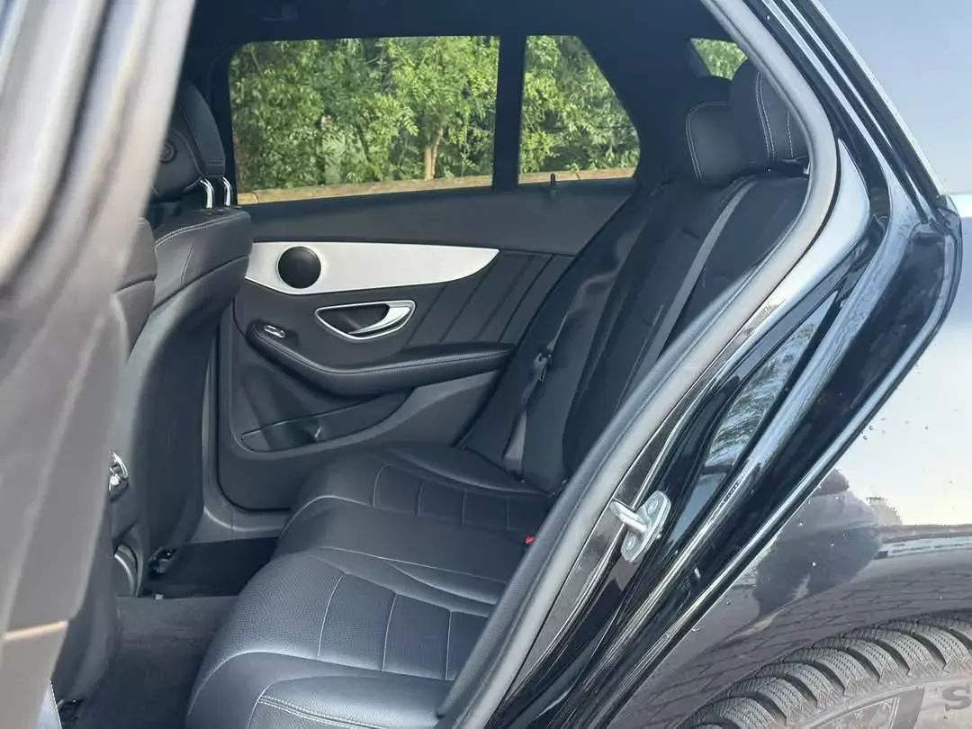 Mercedes-Benz C 220 d AMG Line 28