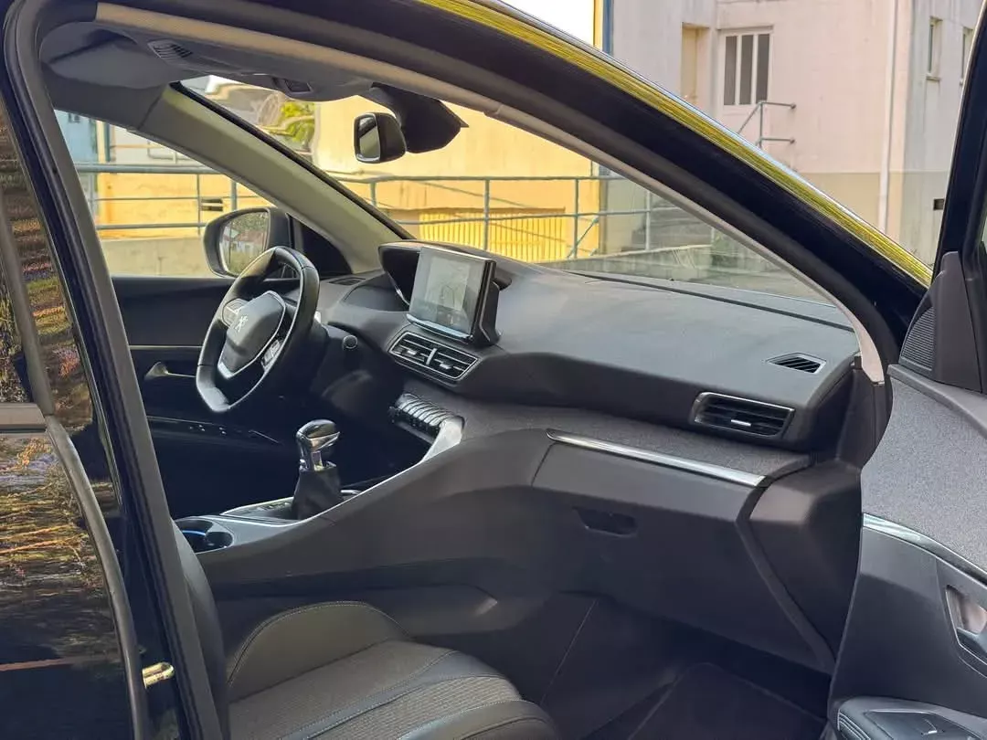 Peugeot 3008 1.5 BlueHDi Allure 25