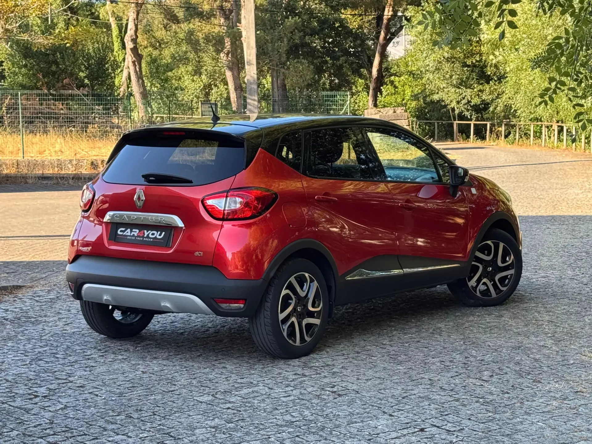 Renault Captur 1.5 dCi Helly Hansen 4