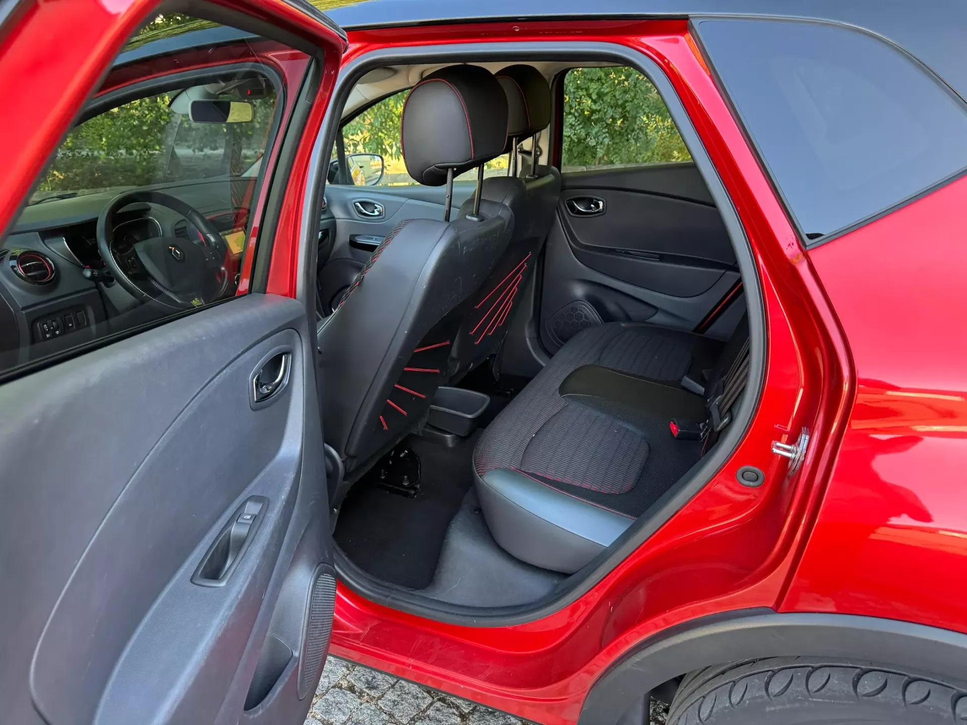Renault Captur 1.5 dCi Helly Hansen 26