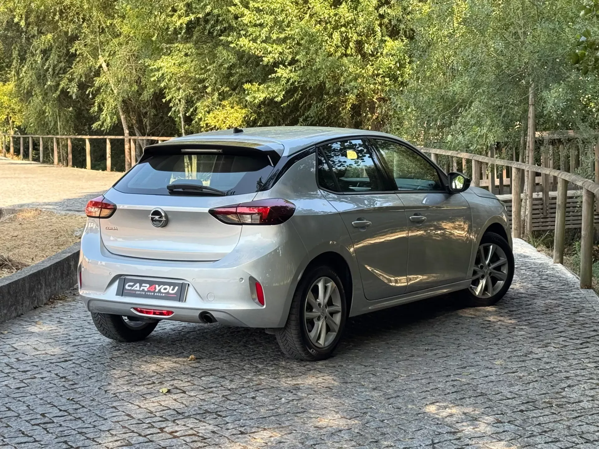 Opel Corsa 1.5 D Elegance 4