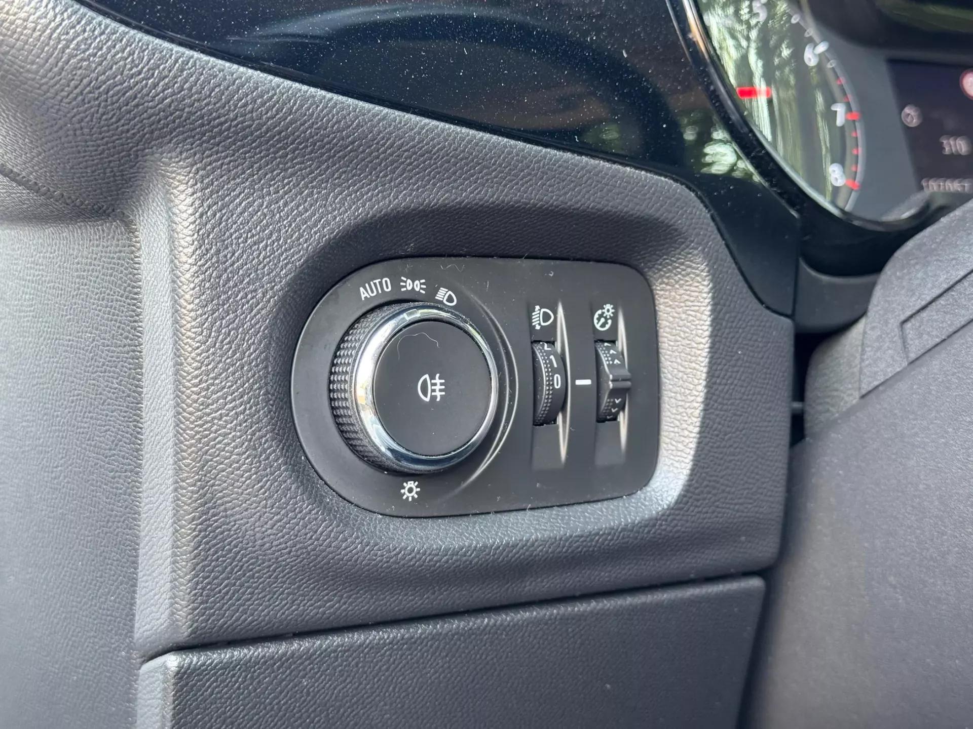 Opel Corsa 1.5 D Elegance 18