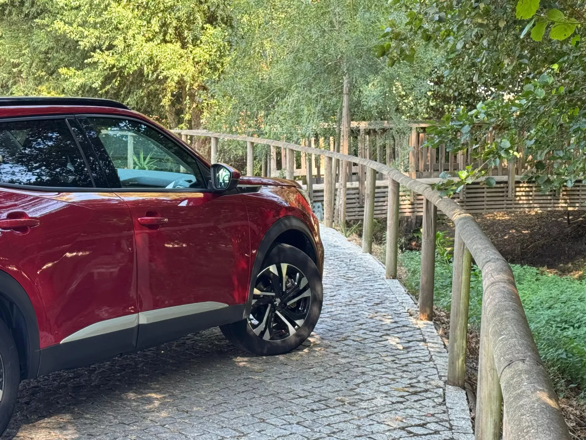 Peugeot e-2008 50 kWh Allure 6