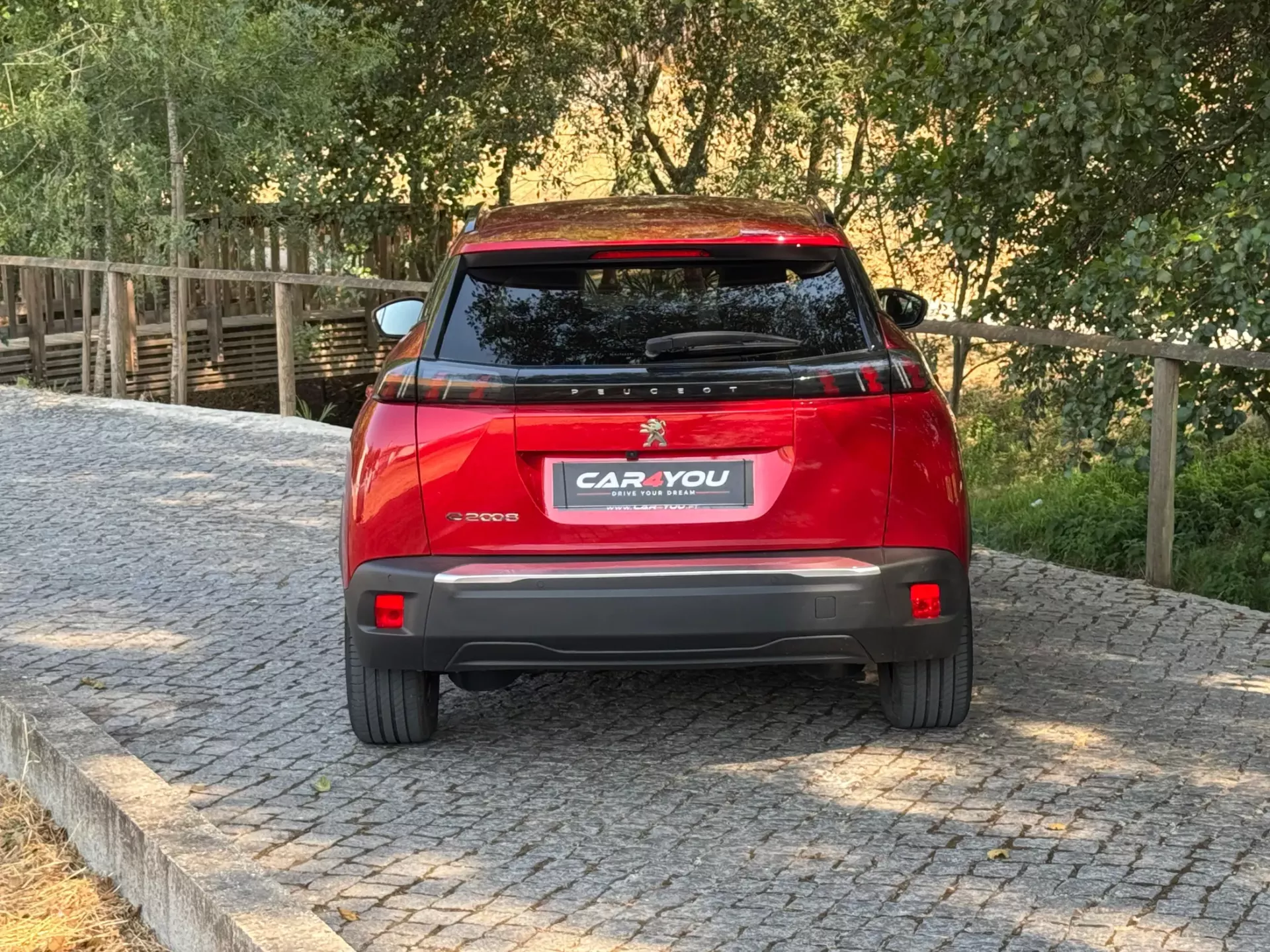 Peugeot e-2008 50 kWh Allure 10