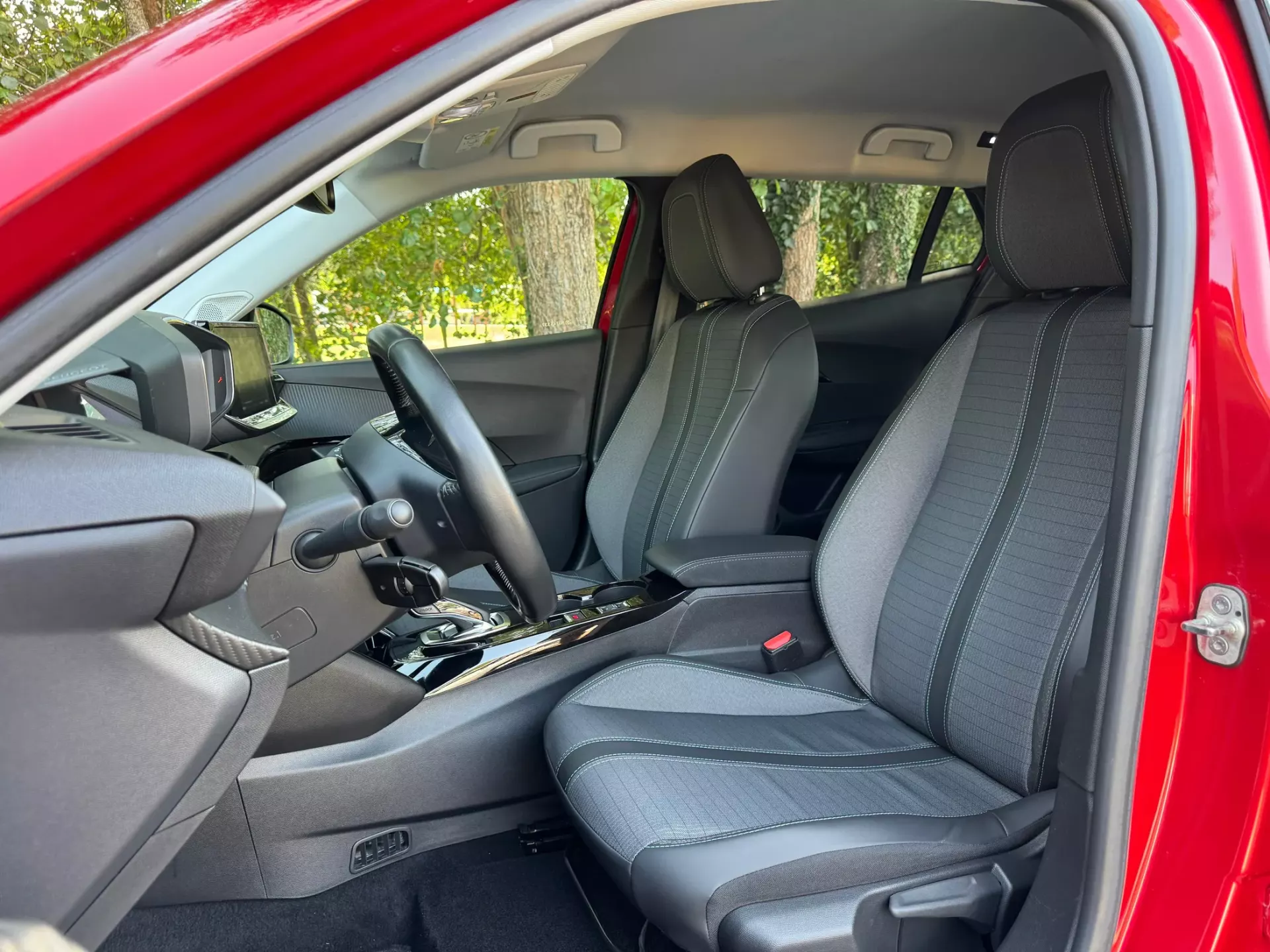 Peugeot e-2008 50 kWh Allure 18