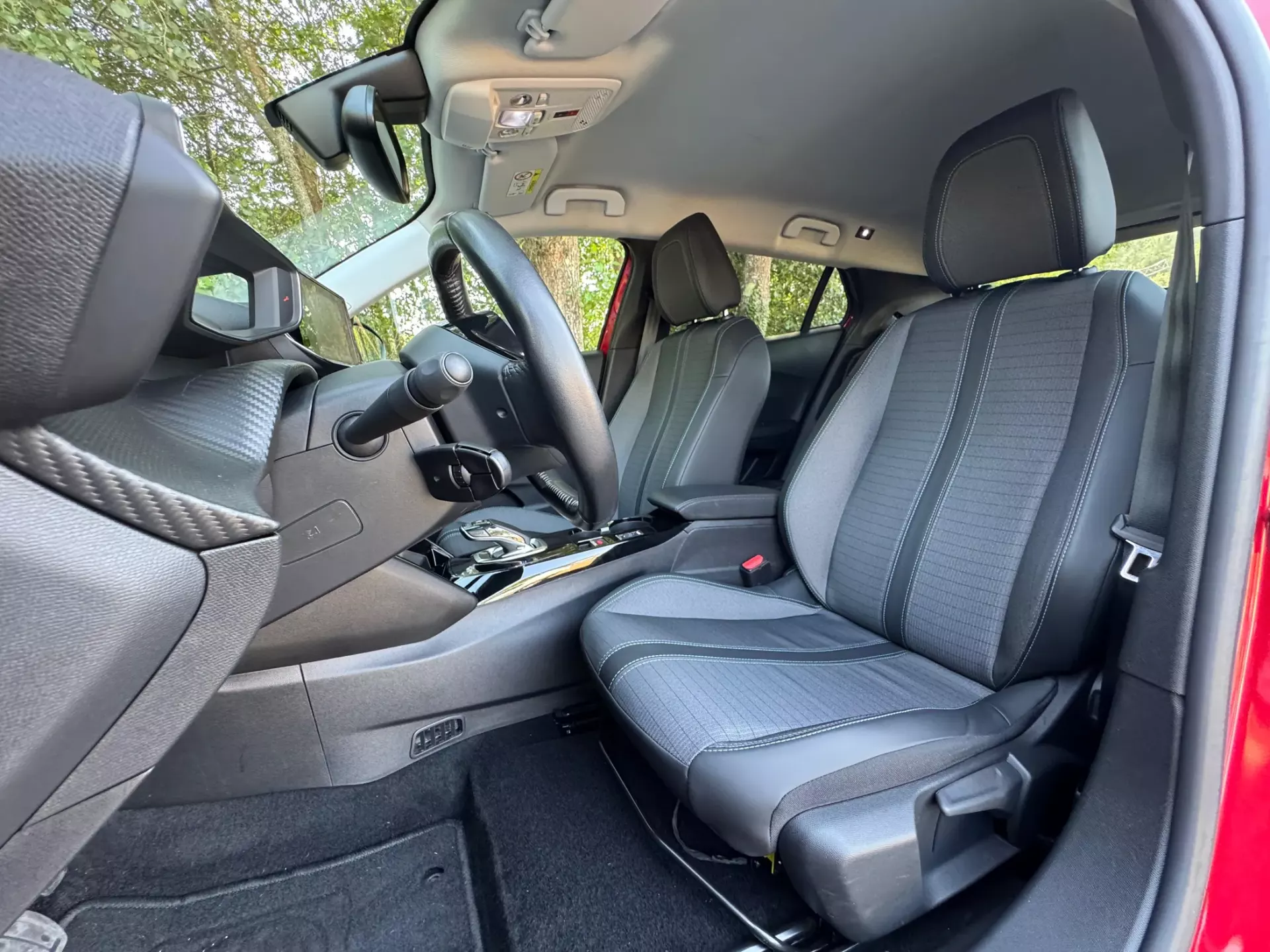 Peugeot e-2008 50 kWh Allure 19