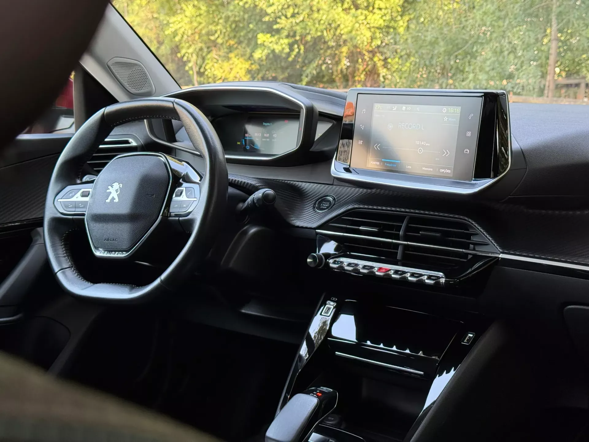 Peugeot e-2008 50 kWh Allure 21